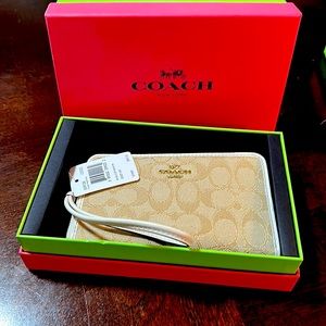 Coach wristlet wallet